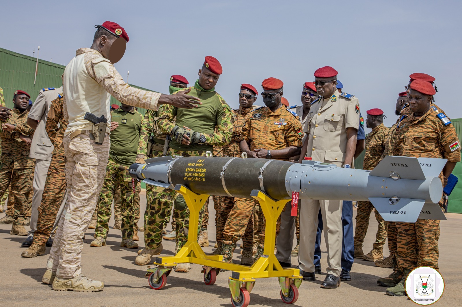 Renforcement de la défense au Burkina Faso : Remise de drones par le Président de la Transition