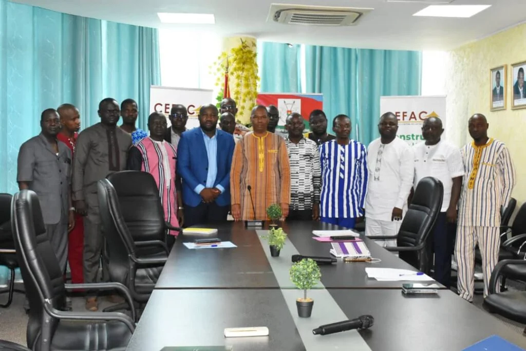 Remise officielle d’équipements de gestion des déchets à Ouagadougou par le Ministre Mikaïlou SIDIBE