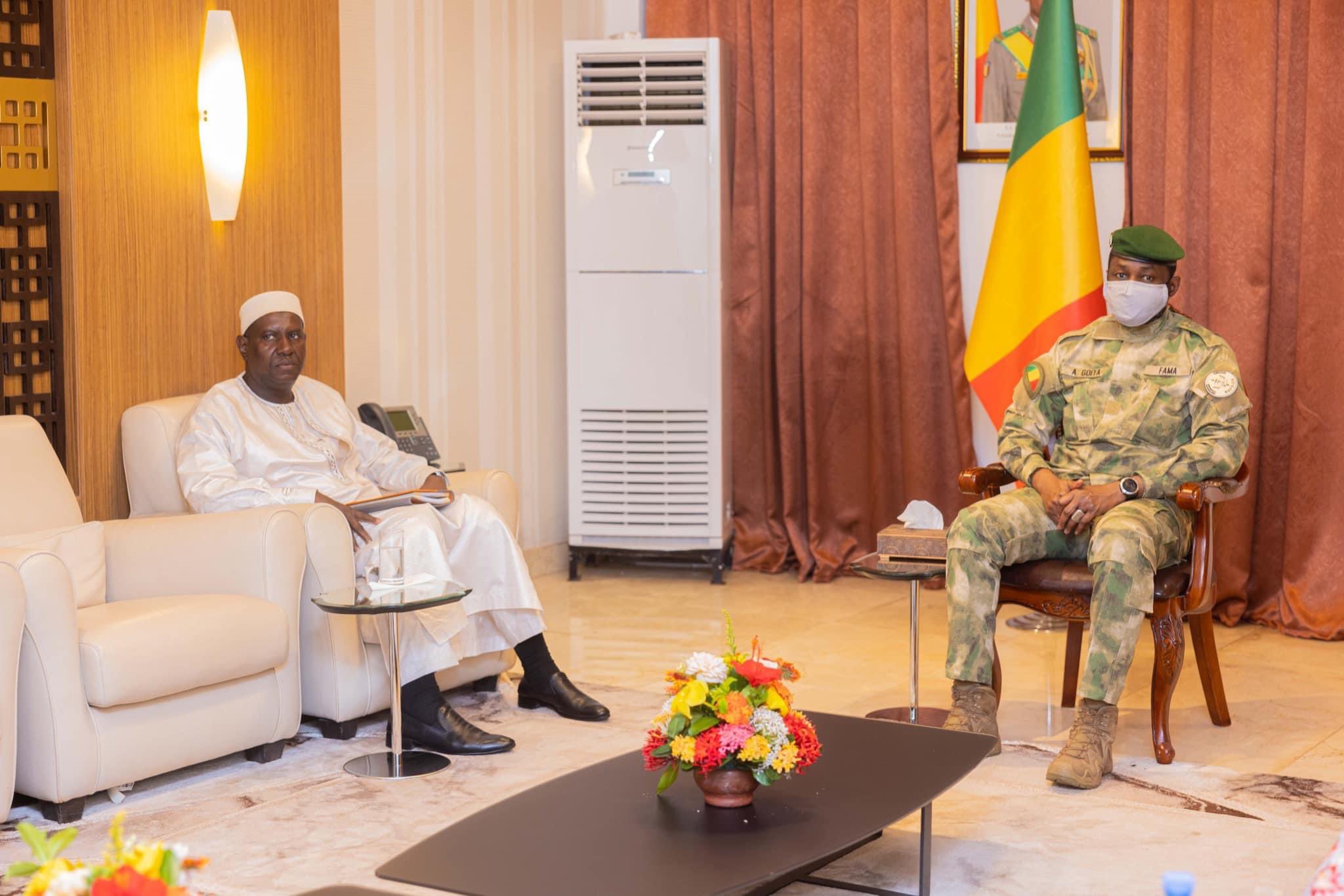 Le Président de la Transition, le Colonel Assimi GOÏTA, reçoit cinq nouveaux Ambassadeurs du Mali