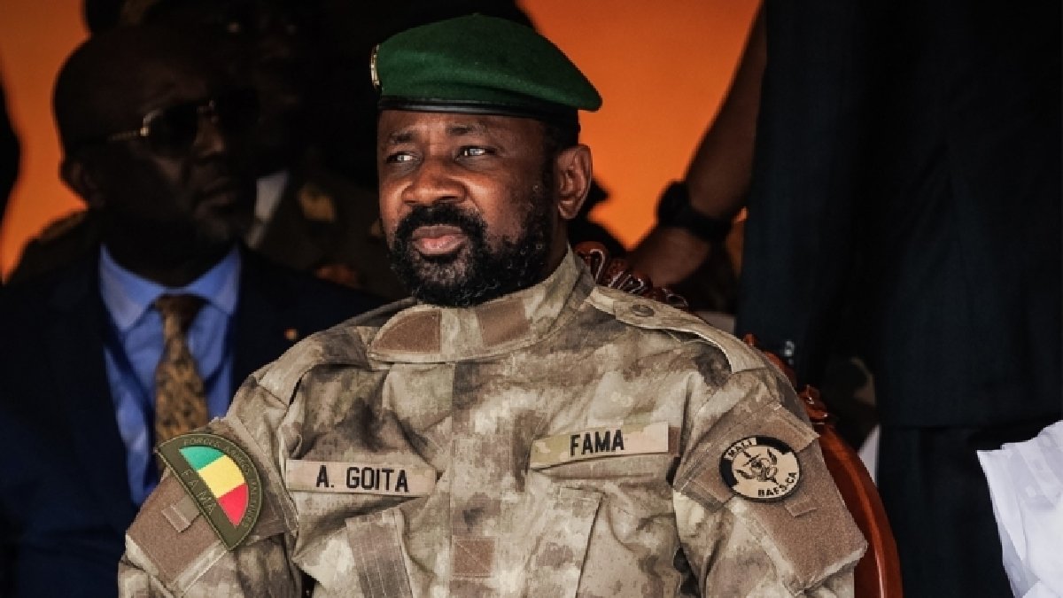 Le Colonel Assimi Goïta exprime sa solidarité au Burkina Faso après l’attaque de Barsalogho