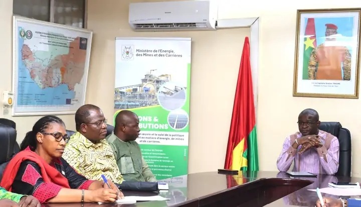 Industrie cimentière au Burkina : les producteurs échangent avec le ministre de l’Énergie