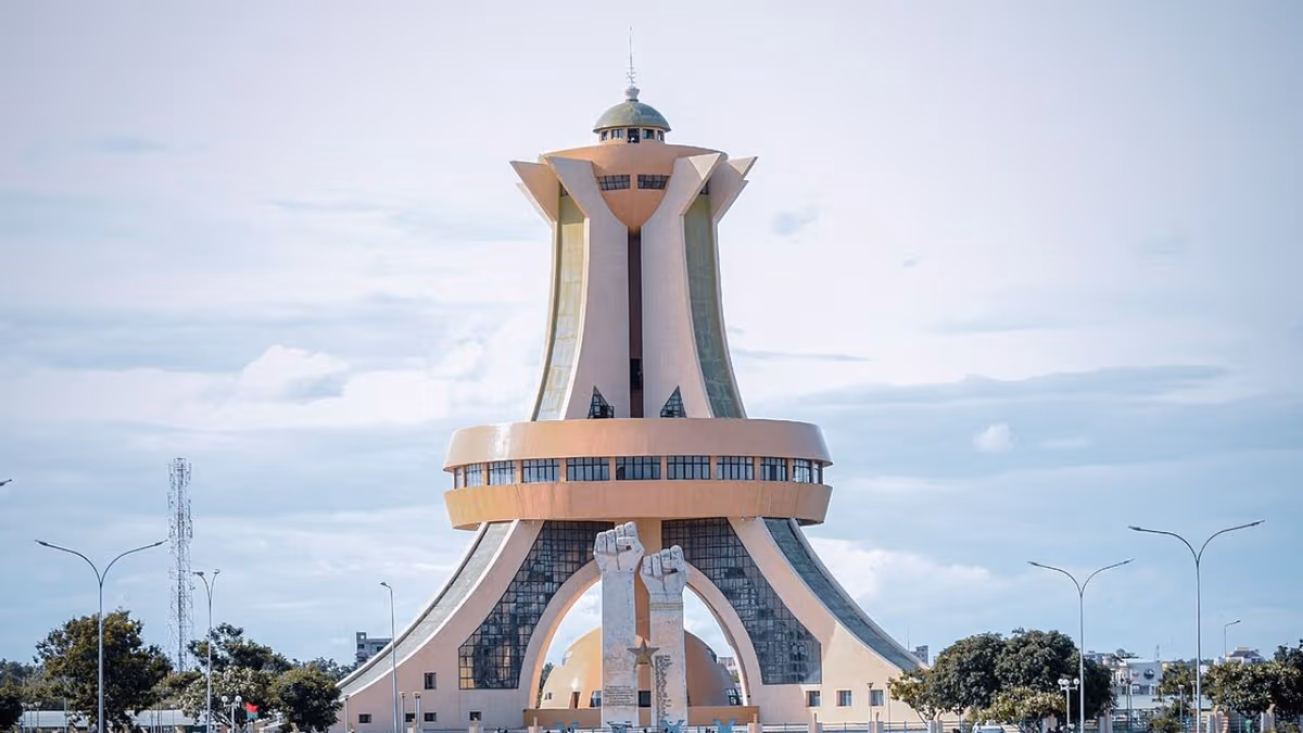 Burkina Faso : une autorisation désormais exigée pour les études à l’étranger