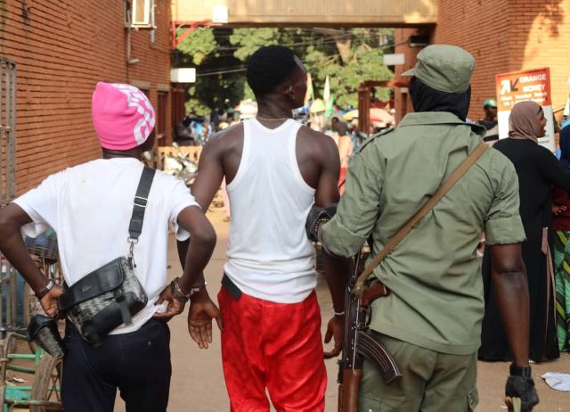 Ouagadougou : dix personnes interpellées en flagrant délit de consommation de stupéfiants dans la zone Zaca